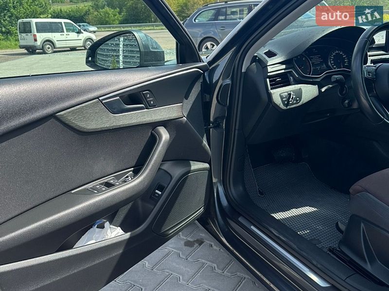 Седан Audi A4 2017 в Рівному