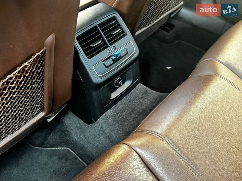 Седан Audi A4 2019 в Дніпрі
