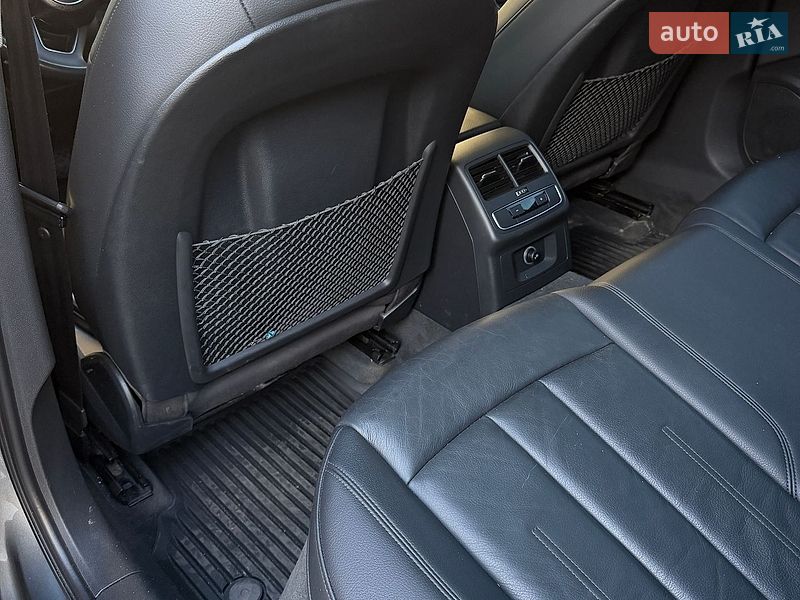 Седан Audi A4 2018 в Харкові