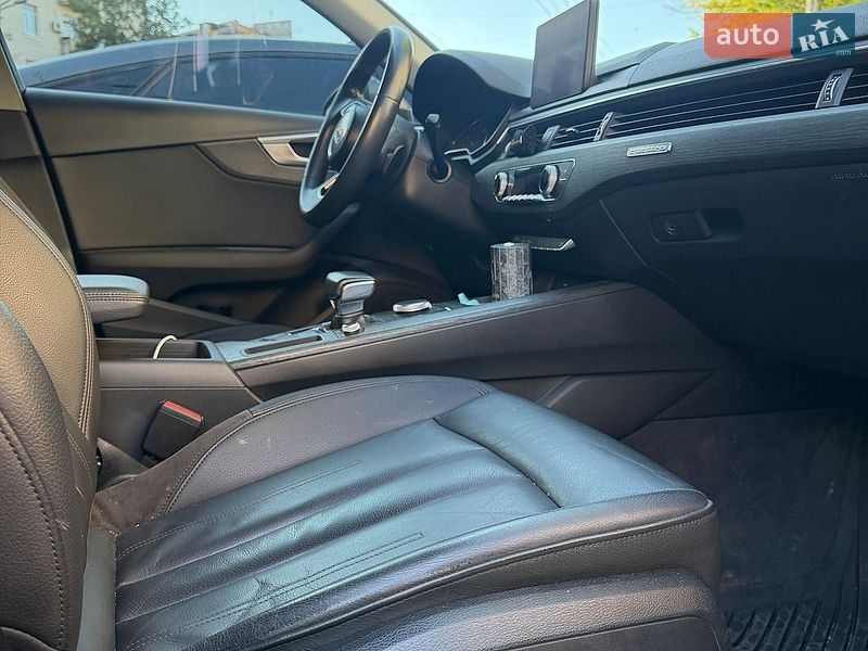 Седан Audi A4 2018 в Харкові
