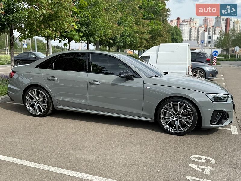 Седан Audi A4 2021 в Киеве