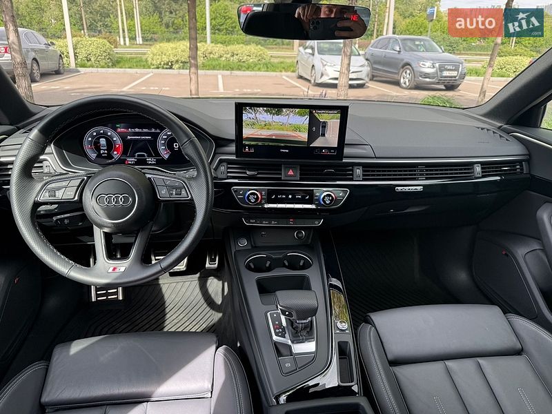 Седан Audi A4 2021 в Киеве