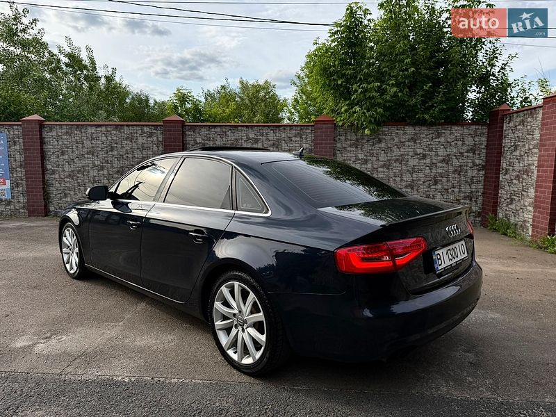 Седан Audi A4 2012 в Киеве