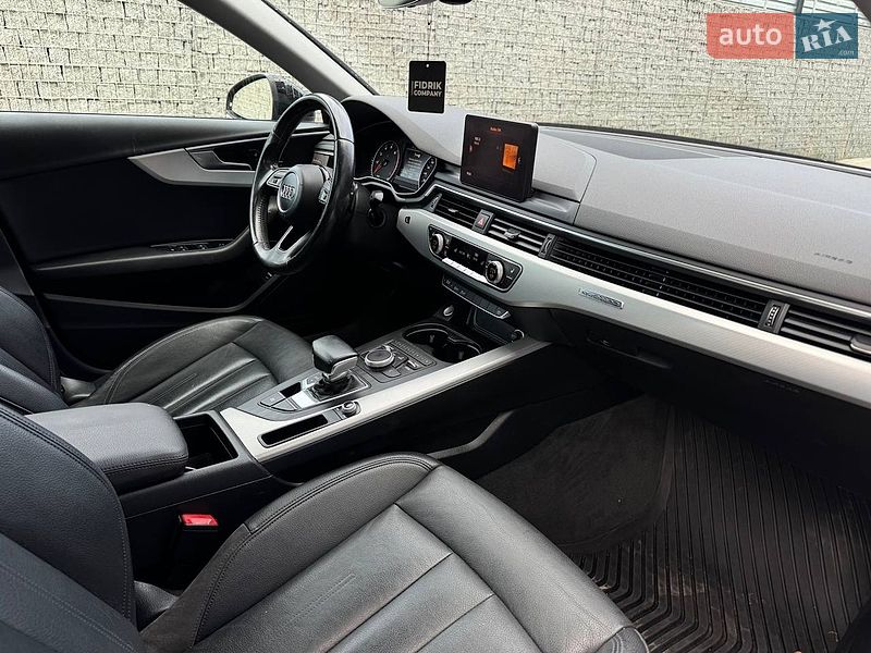 Седан Audi A4 2016 в Луцке