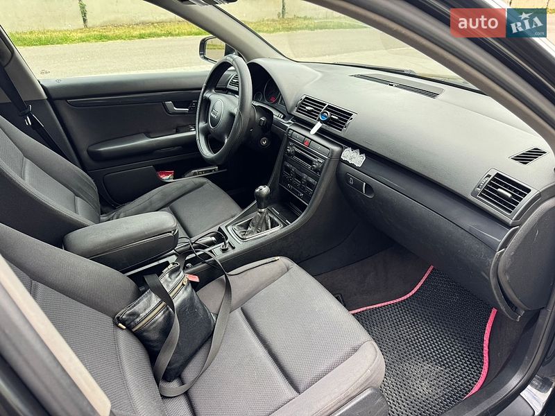 Седан Audi A4 2003 в Стрые