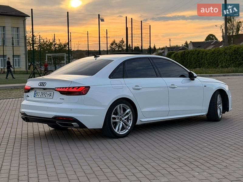 Седан Audi A4 2023 в Бучачі