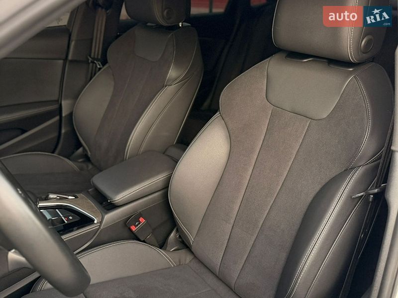 Седан Audi A4 2023 в Бучачі