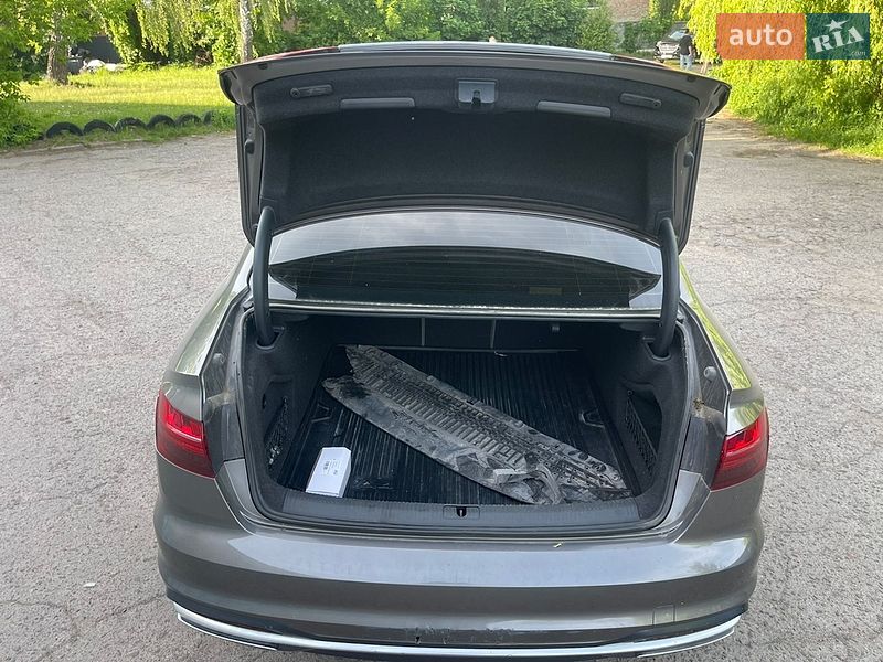 Седан Audi A4 2021 в Ровно
