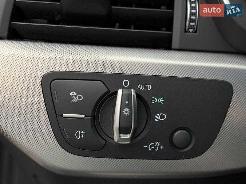 Седан Audi A4 2024 в Киеве