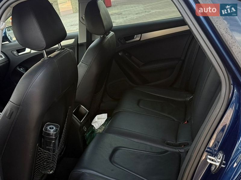 Седан Audi A4 2013 в Киеве