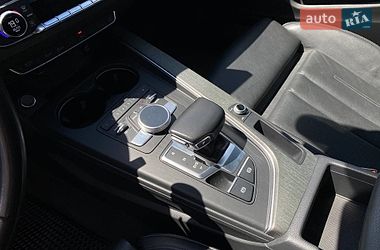 Седан Audi A4 2018 в Львові