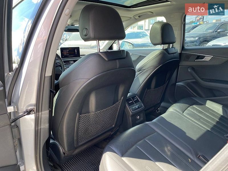 Седан Audi A4 2018 в Львові