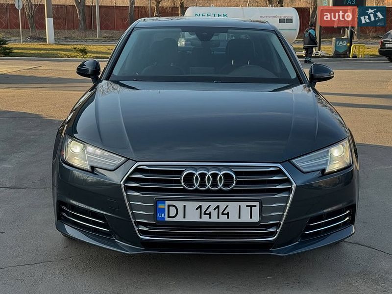 Седан Audi A4 2017 в Львове