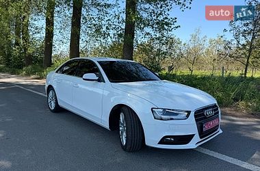 Седан Audi A4 2015 в Городку