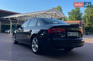 Седан Audi A4 2012 в Рівному
