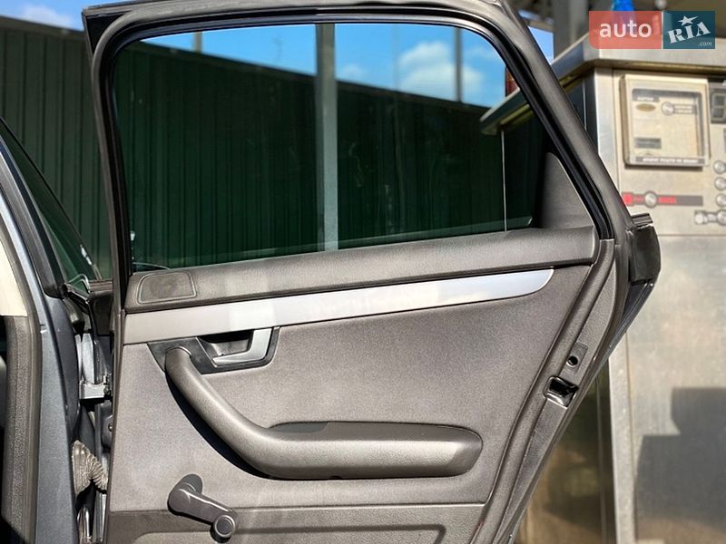 Седан Audi A4 2006 в Володимирі