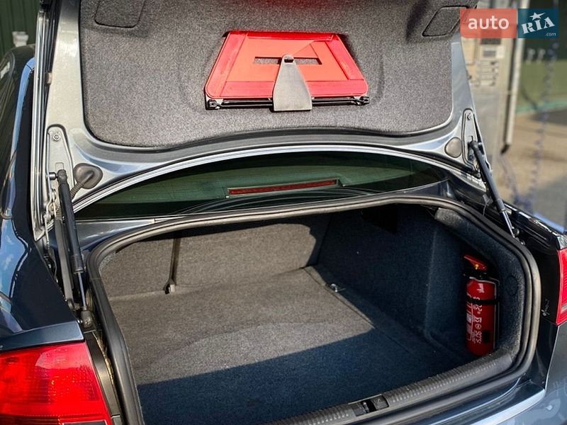 Седан Audi A4 2006 в Володимирі