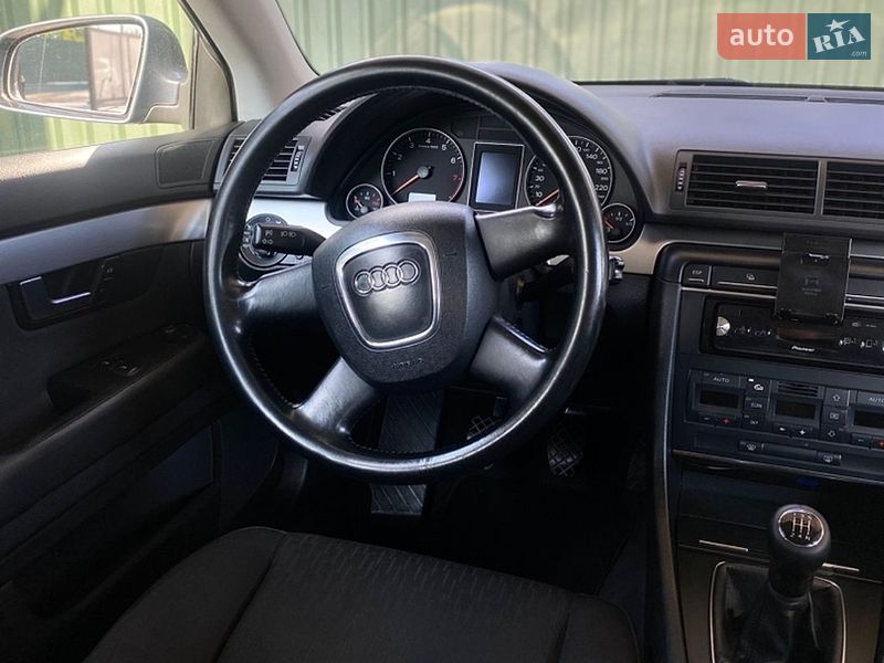 Седан Audi A4 2006 в Володимирі