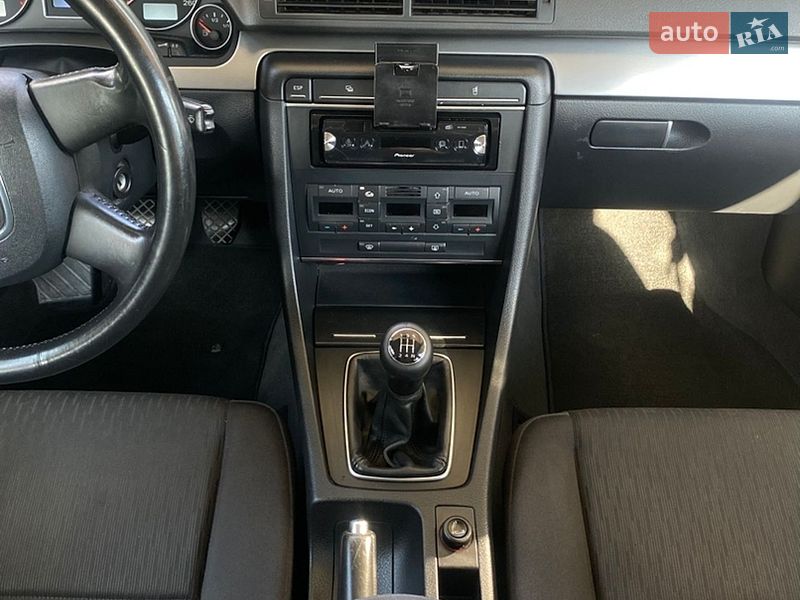 Седан Audi A4 2006 в Володимирі