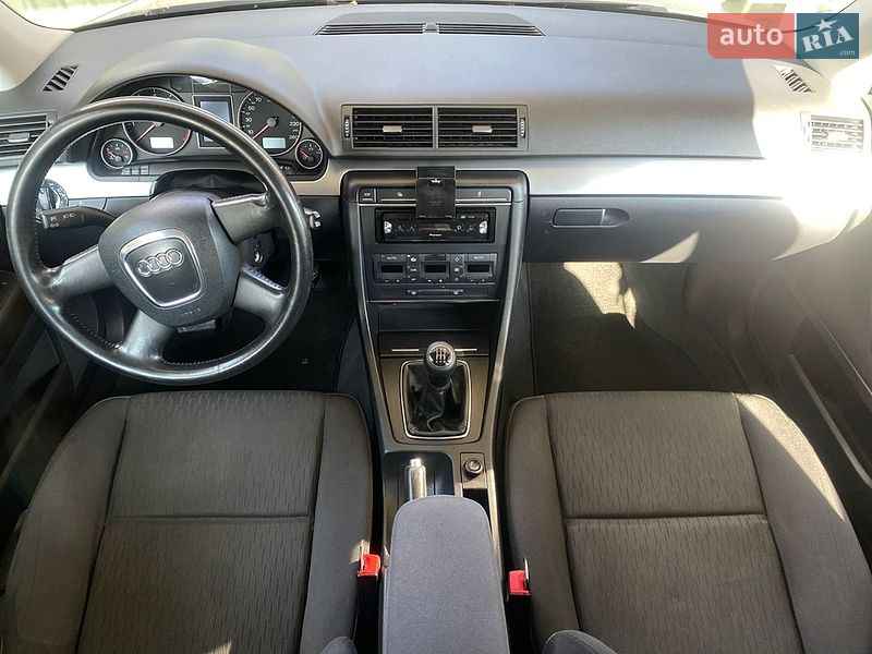 Седан Audi A4 2006 в Володимирі