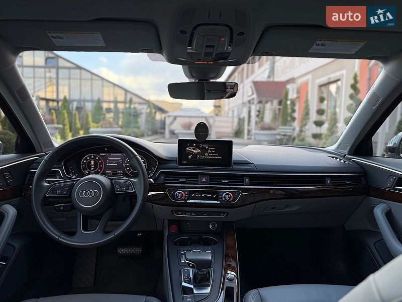 Седан Audi A4 2019 в Киеве