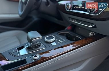 Седан Audi A4 2019 в Киеве