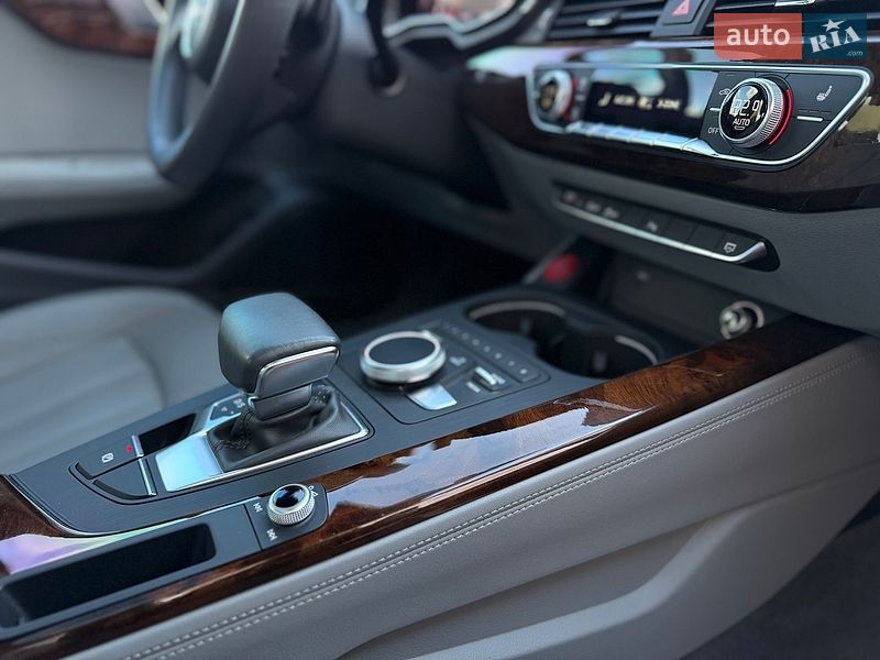 Седан Audi A4 2019 в Киеве