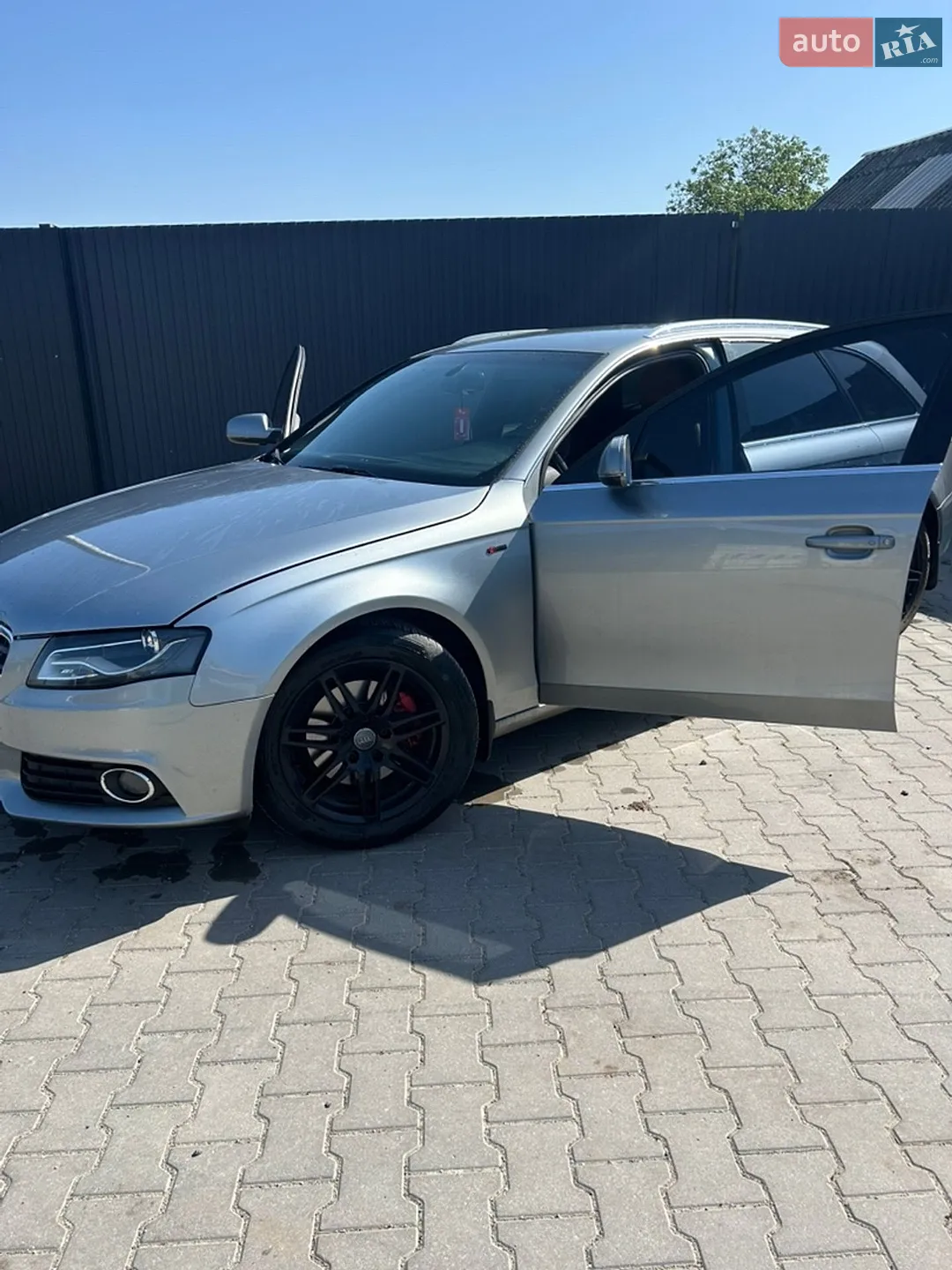 2010 Audi A4 - мініатюра 2