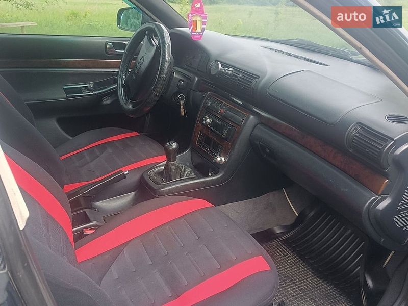 Седан Audi A4 1996 в Сумах