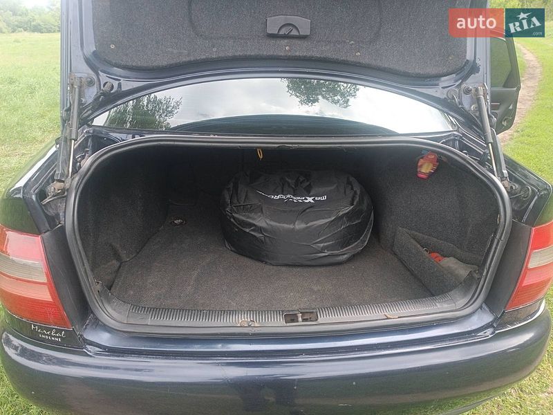 Седан Audi A4 1996 в Сумах