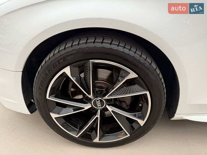 Седан Audi A4 2013 в Киеве