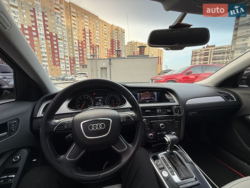 Седан Audi A4 2013 в Киеве