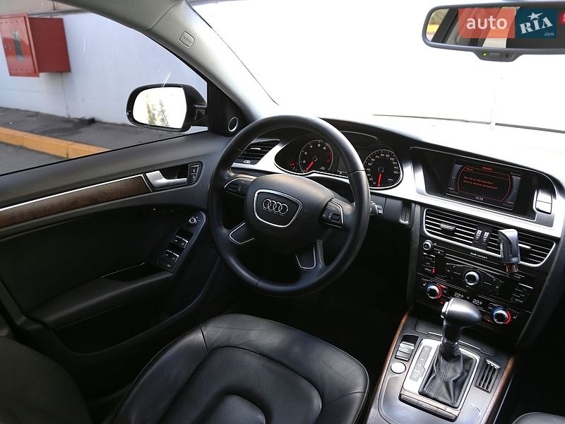 Седан Audi A4 2013 в Киеве
