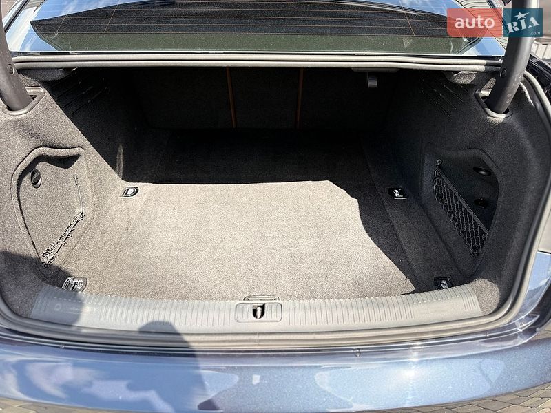 Седан Audi A4 2018 в Львові