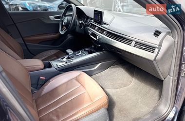 Седан Audi A4 2018 в Львові
