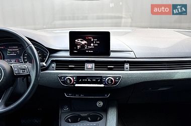 Седан Audi A4 2018 в Львові