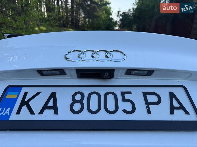 Седан Audi A4 2012 в Киеве