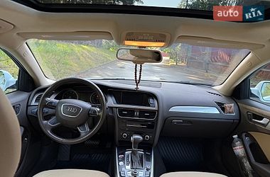 Седан Audi A4 2012 в Киеве