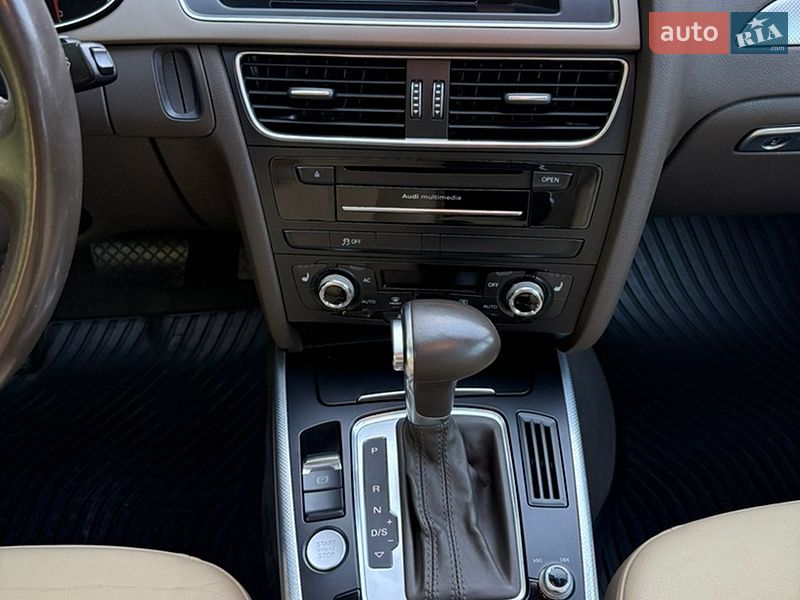 Седан Audi A4 2012 в Киеве
