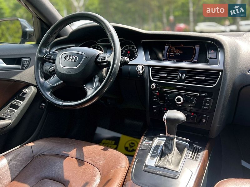 Седан Audi A4 2013 в Львові