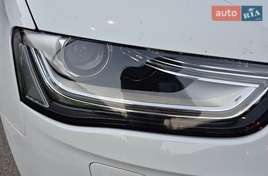 Седан Audi A4 2013 в Рахові