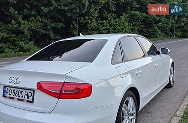 Седан Audi A4 2013 в Рахові