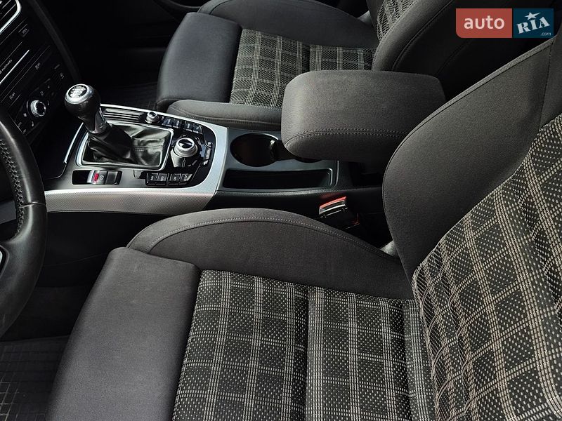 Седан Audi A4 2013 в Рахові