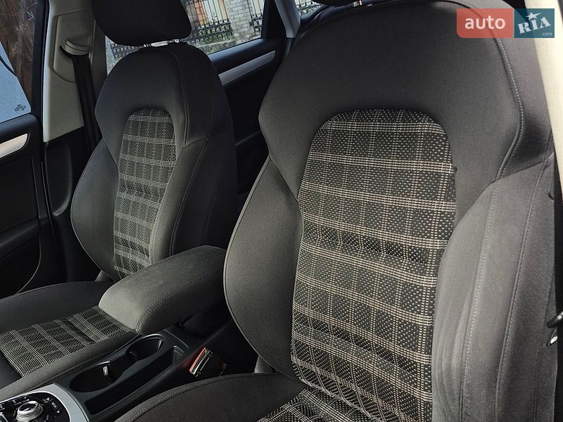 Седан Audi A4 2013 в Рахові