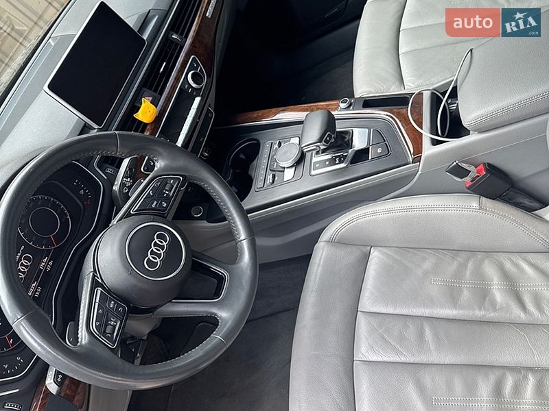 Седан Audi A4 2018 в Киеве