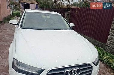 Седан Audi A4 2013 в Вараші