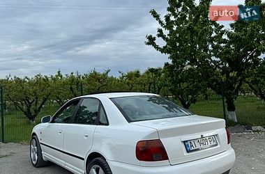 Седан Audi A4 1996 в Немішаєве