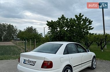 Седан Audi A4 1996 в Немішаєве