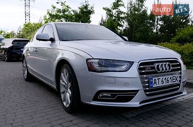 Седан Audi A4 2012 в Ивано-Франковске