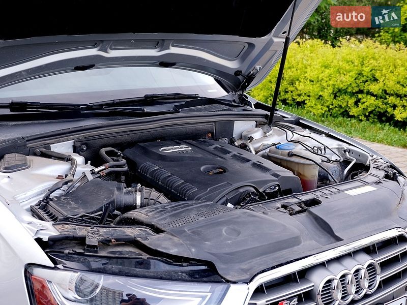 Седан Audi A4 2012 в Івано-Франківську